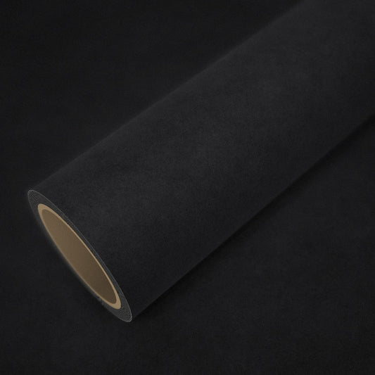 Rolle Folie Alcantara-Optik Schwarz auf einem Bogen derselben Folie